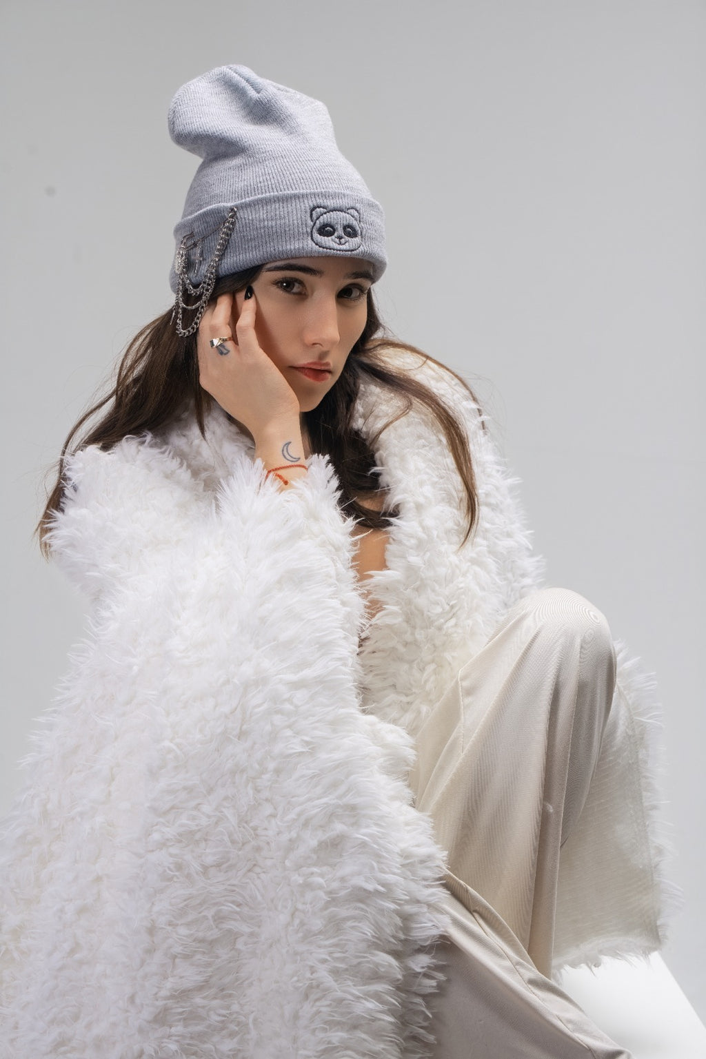 Gorro con borde vuelto