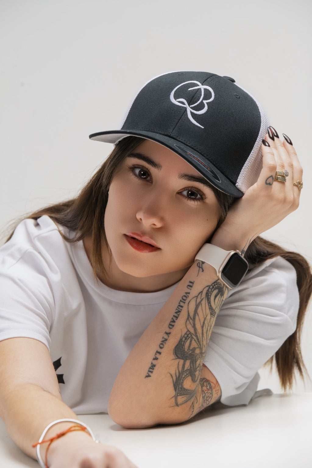 Closed-back trucker cap