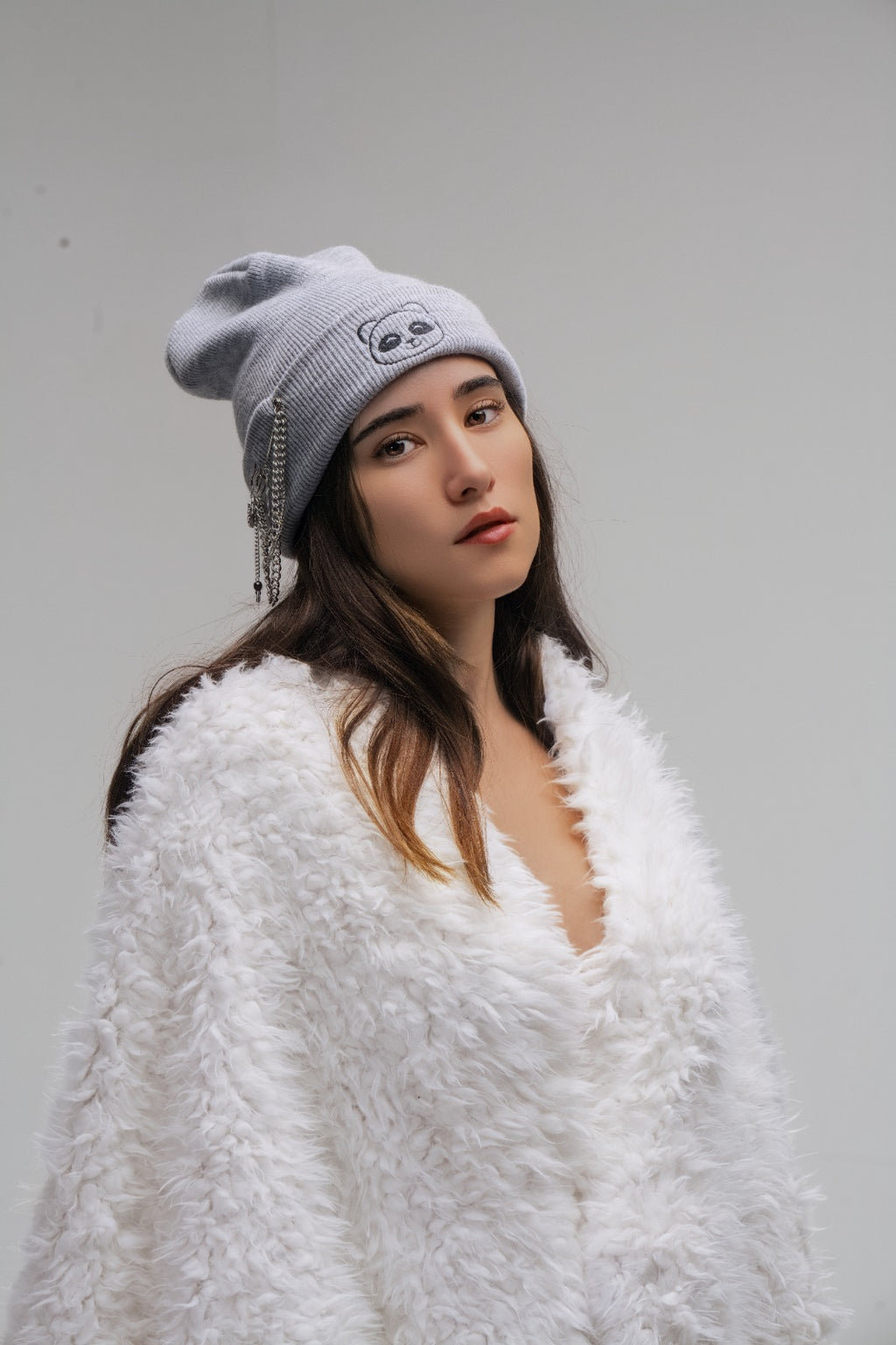 Gorro con borde vuelto